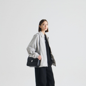 今夏极简新风尚：减法设计中的社交温度