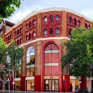 H&M中国首店重开，我们去看了看这家「顶配」门店